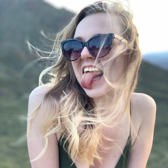 Meet your Posher, Lacy - Picture 1 of 1